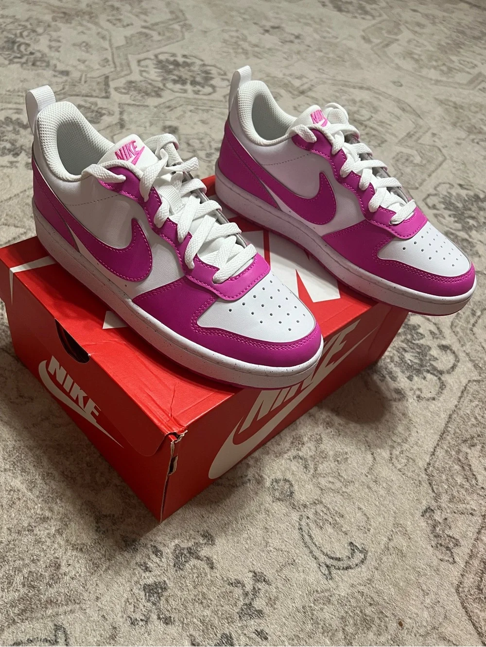 Nike Court Borough Low Recraft sneakers white & laser fuchsia